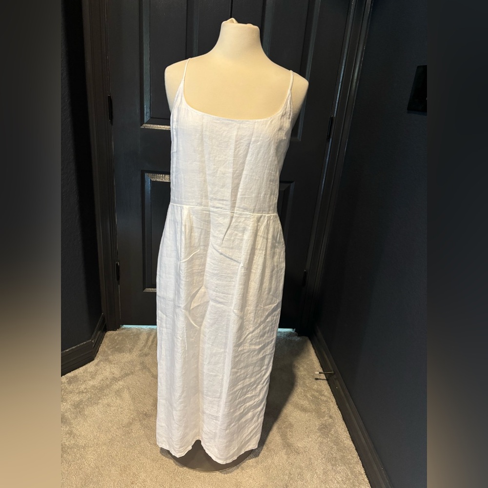 Elegant White Maxi Dress